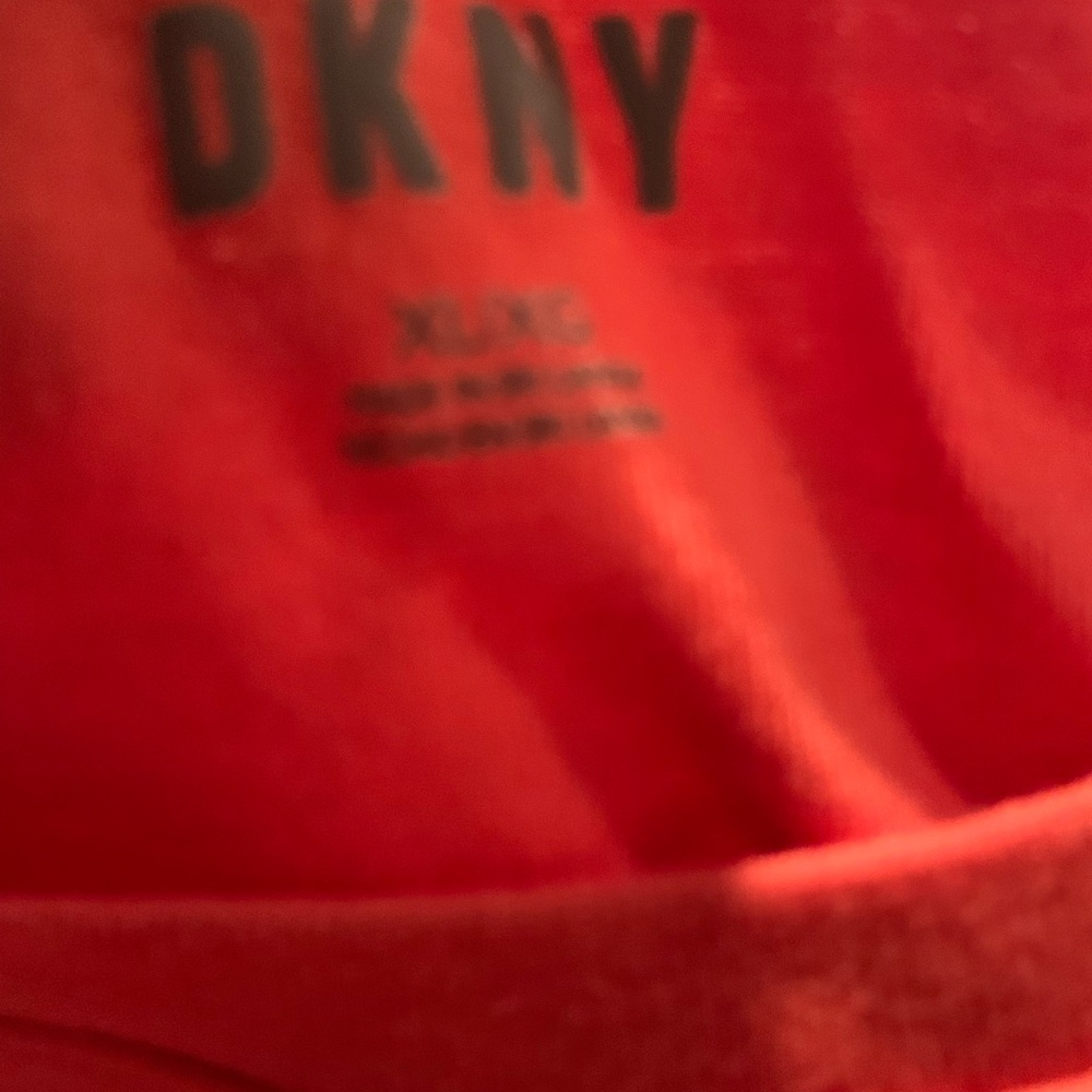 DKNY Coral Short Sleeve Tee Size Medium - Picture 5 of 5